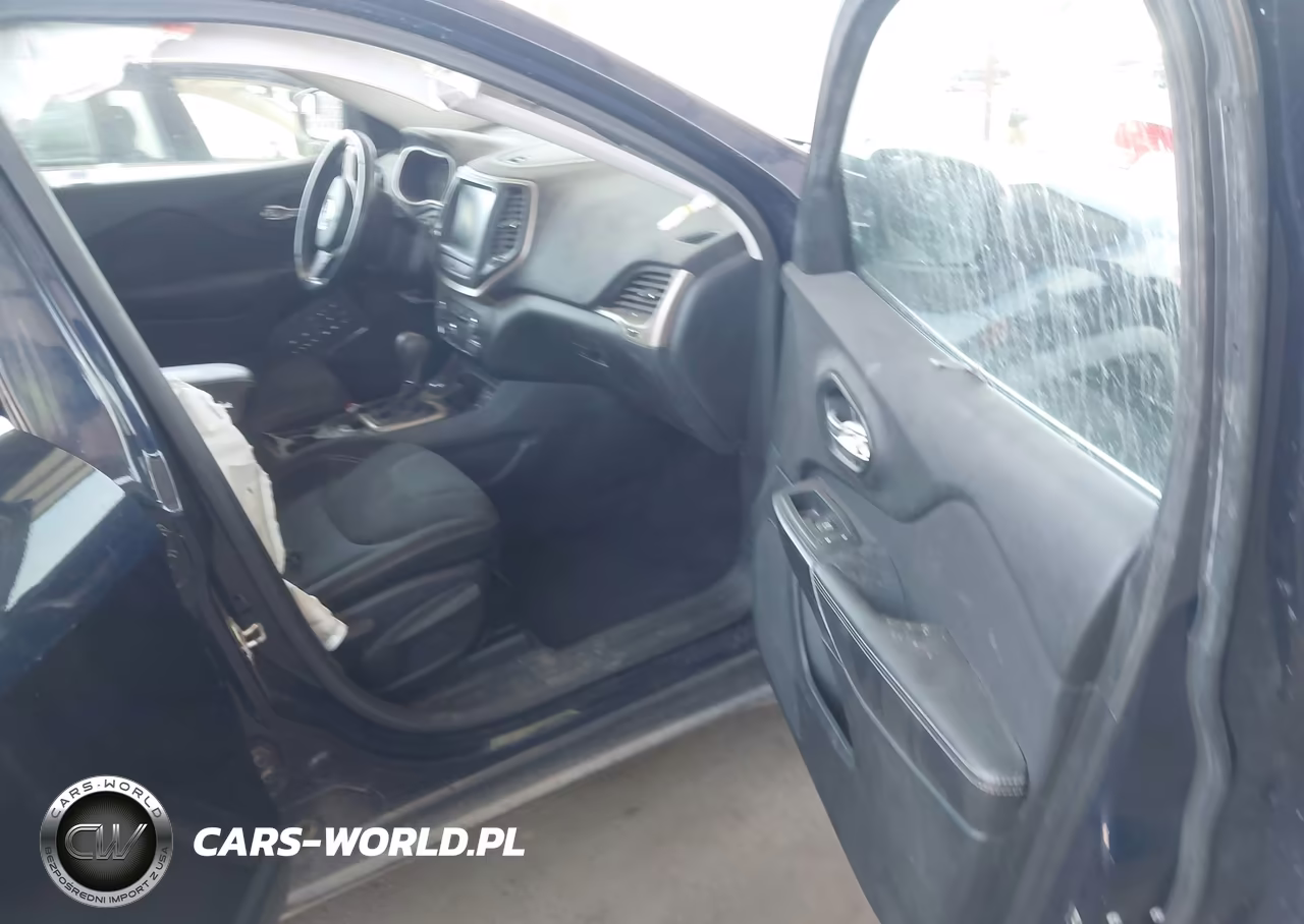 2016 Jeep Cherokee Latitude VIN:1C4PJMCS8GW279687 - 5