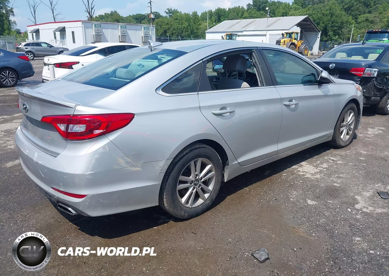 2016 Hyundai Sonata VIN:5NPE24AFXGH405659 - 4