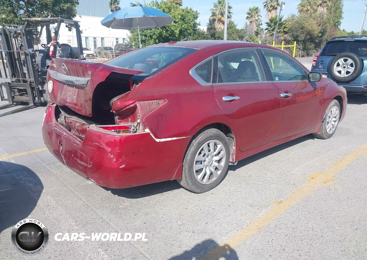 2015 Nissan Altima 2.5 S VIN:1N4AL3APXFN310456 - 4