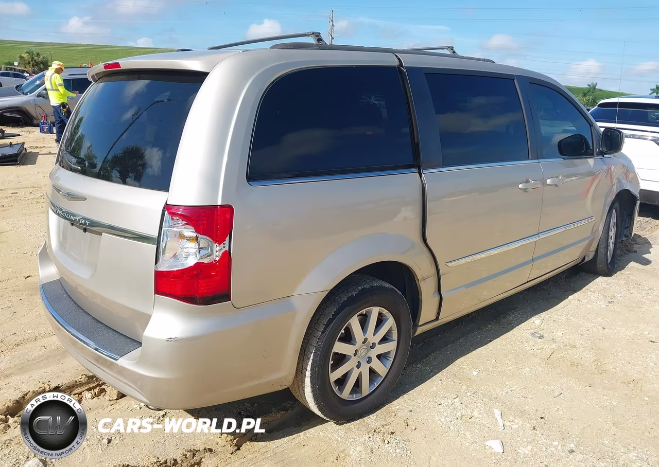 2013 Chrysler Town & Country Touring VIN:2C4RC1BG2DR691235 - 4