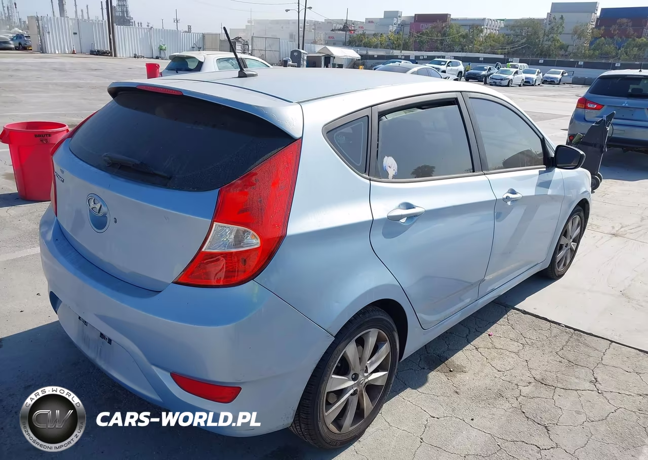 2013 Hyundai Accent Se VIN:KMHCU5AE9DU098495 - 4