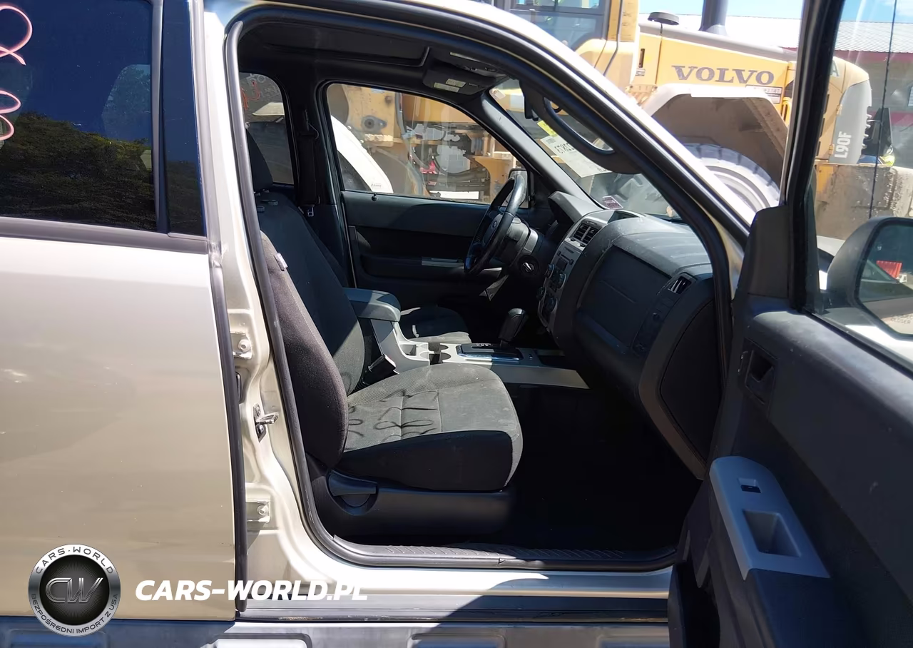 2010 Ford Escape Xlt VIN:1FMCU0DG3AKA04599 - 5