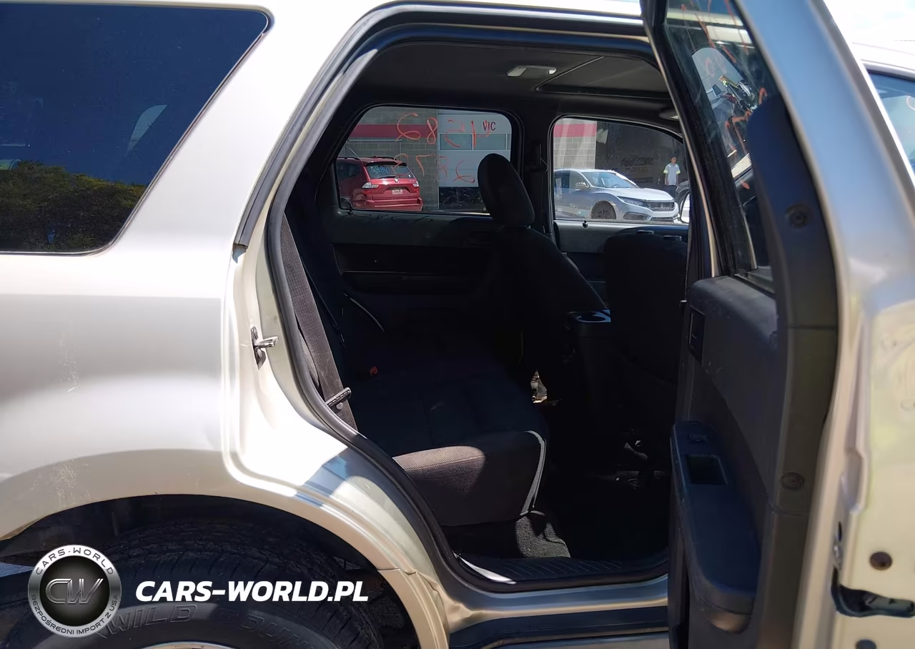 2010 Ford Escape Xlt VIN:1FMCU0DG3AKA04599 - 8