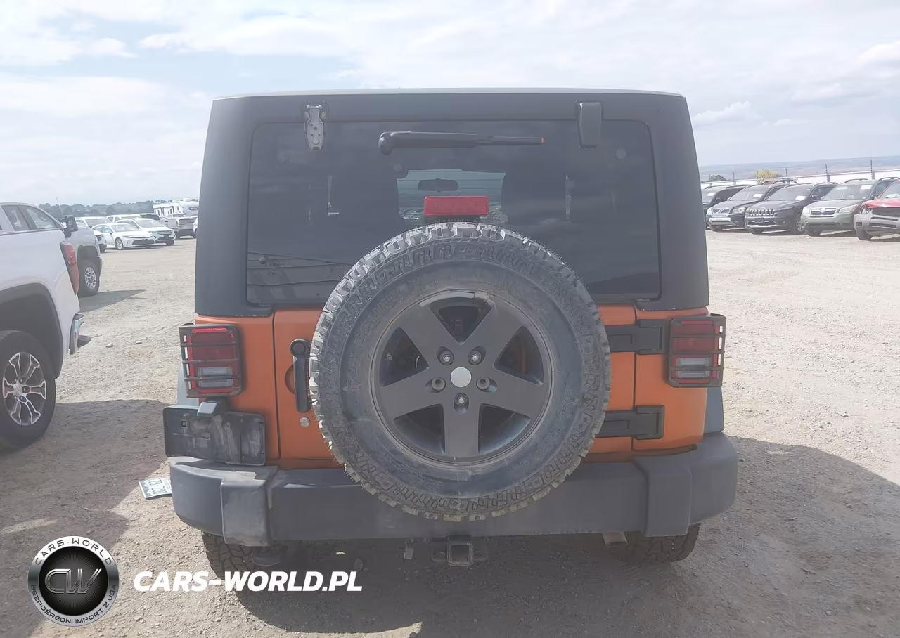 2011 Jeep Wrangler Rubicon VIN:1J4BA6D12BL546192 - 17