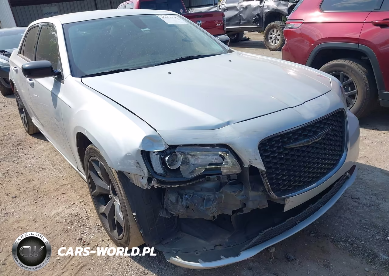 2022 Chrysler 300 Touring VIN:2C3CCAAG6NH177505 - 6