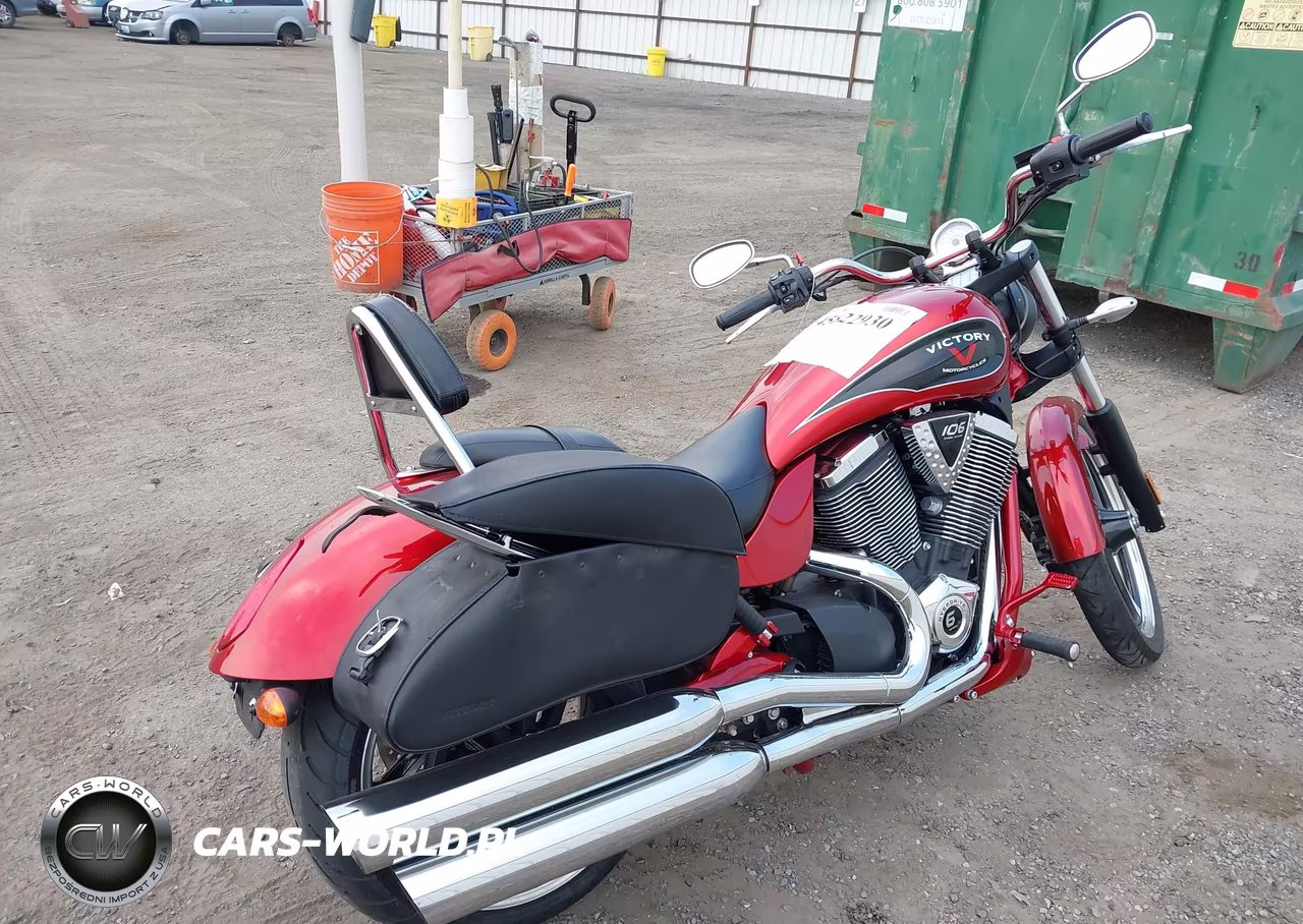 2014 Victory Motorcycles Jackpot VIN:5VPXB36N0E3026859 - 4