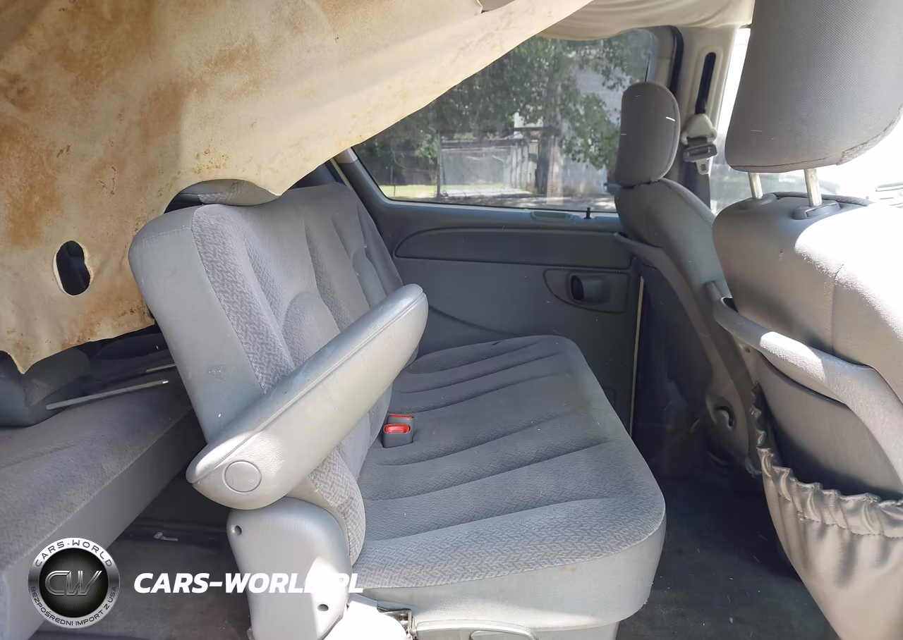 2005 Chrysler Town & Country VIN:1C4GP45R95B417265 - 8