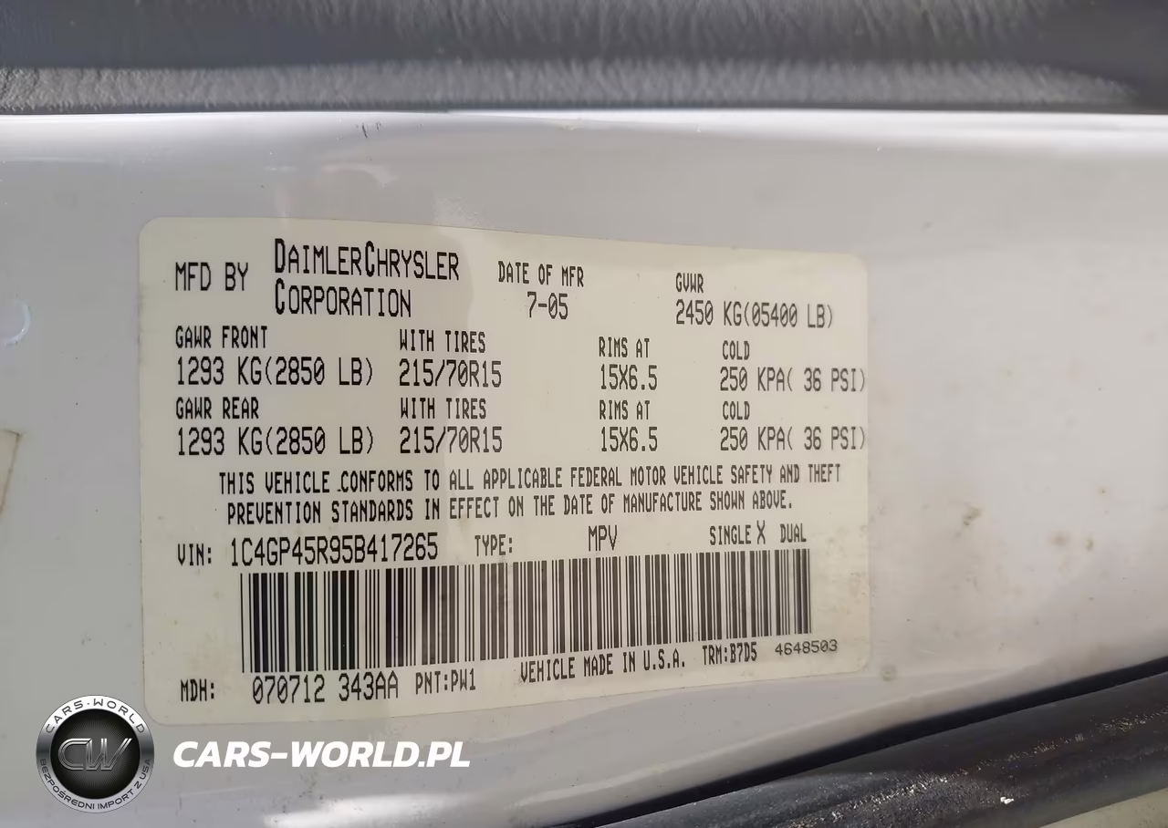 2005 Chrysler Town & Country VIN:1C4GP45R95B417265 - 9