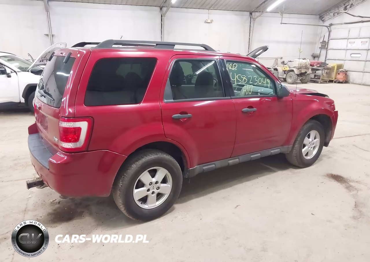 2010 Ford Escape Xlt VIN:1FMCU9DGXAKD02149 - 4