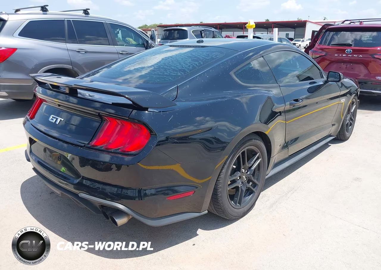2018 Ford Mustang Gt Premium VIN:1FA6P8CF2J5122308 - 4