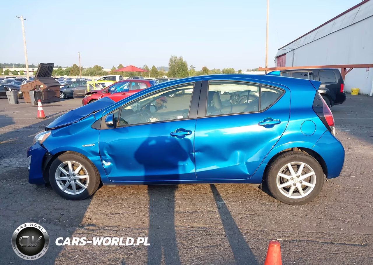 2016 Toyota Prius C Four VIN:JTDKDTB34G1134505 - 14