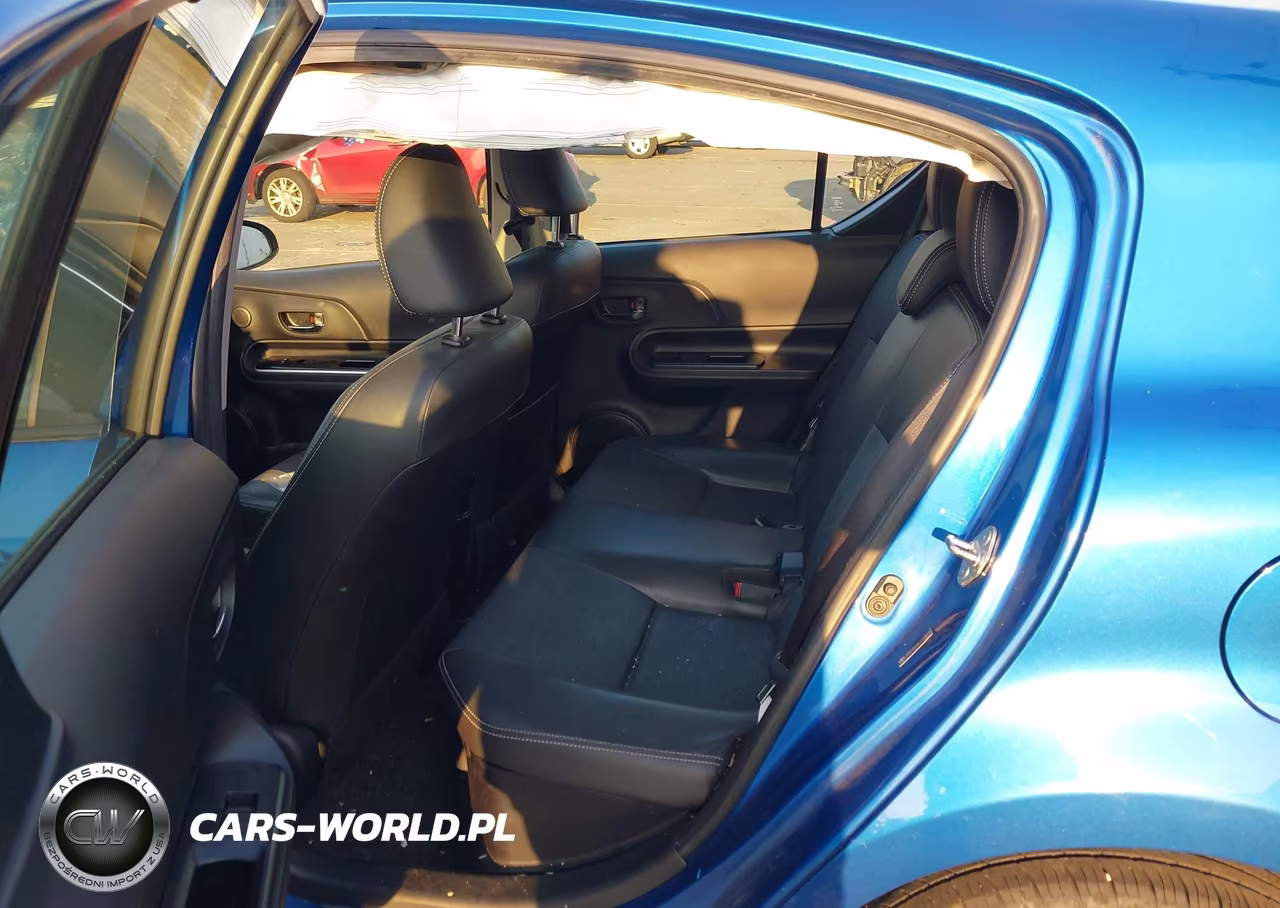 2016 Toyota Prius C Four VIN:JTDKDTB34G1134505 - 8