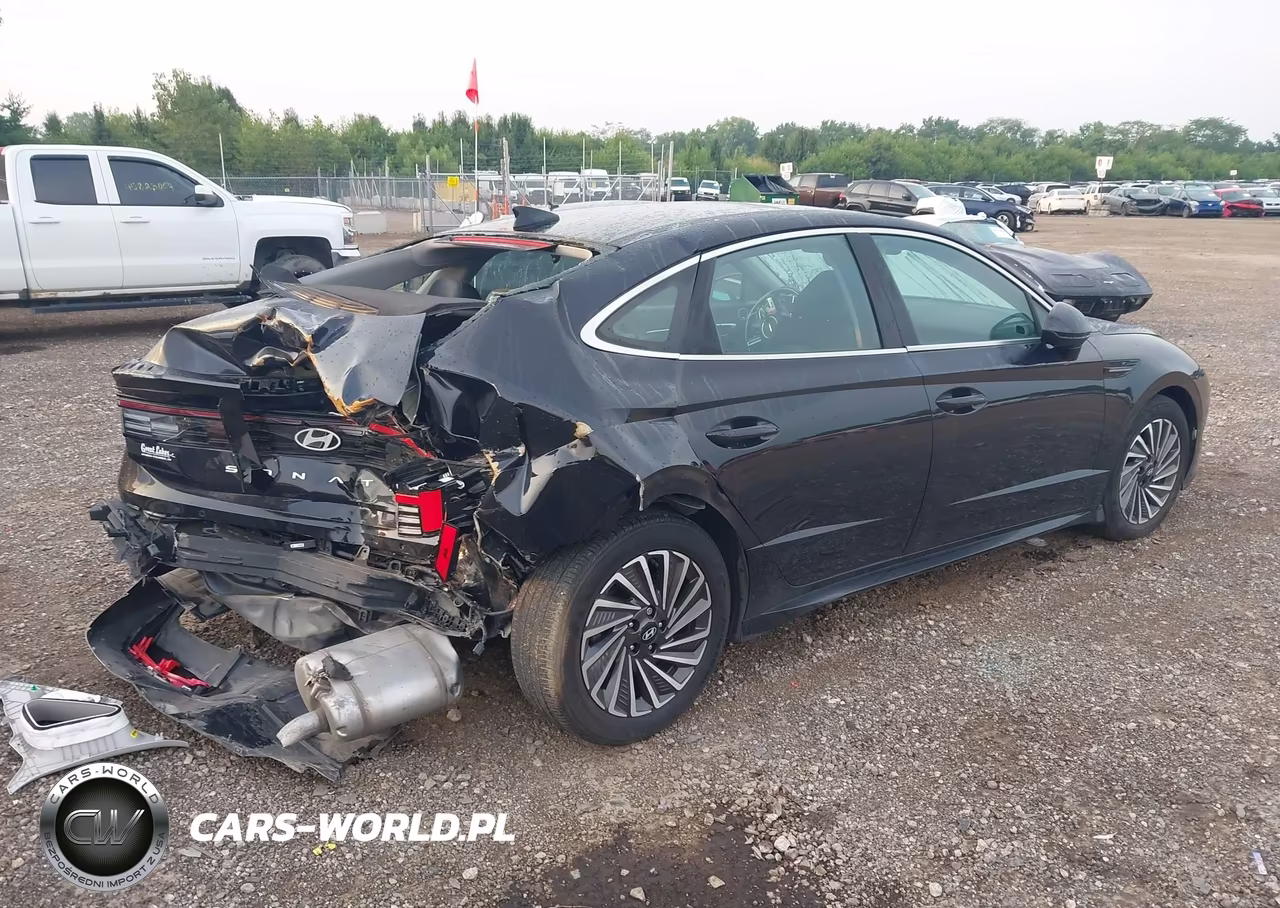 2024 Hyundai Sonata Hybrid Limited VIN:KMHL54JJ3RA088428 - 4