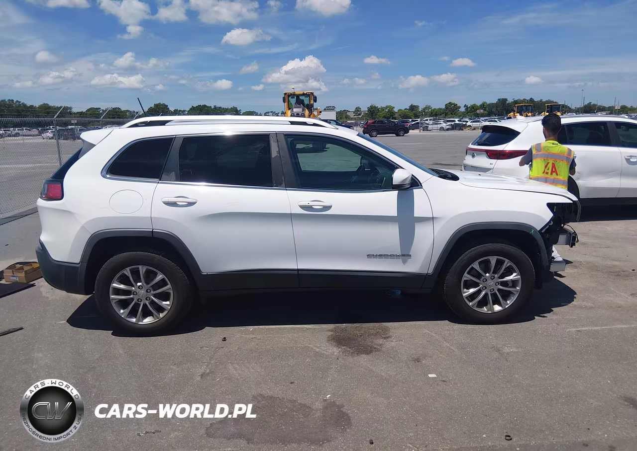 2019 Jeep Cherokee Latitude Plus 4X4 VIN:1C4PJMLN5KD116350 - 13