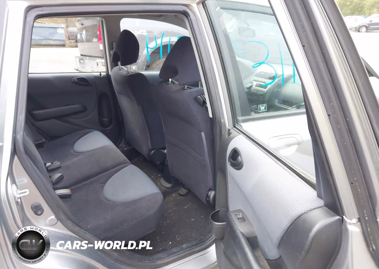 2007 Honda Fit Sport VIN:JHMGD37657S056673 - 8