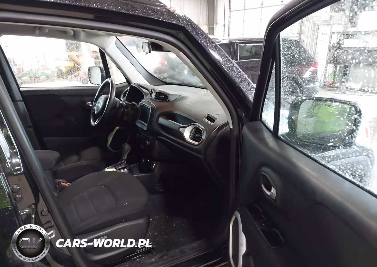 2019 Jeep Renegade Latitude 4X4 VIN:ZACNJBBB5KPK30608 - 5