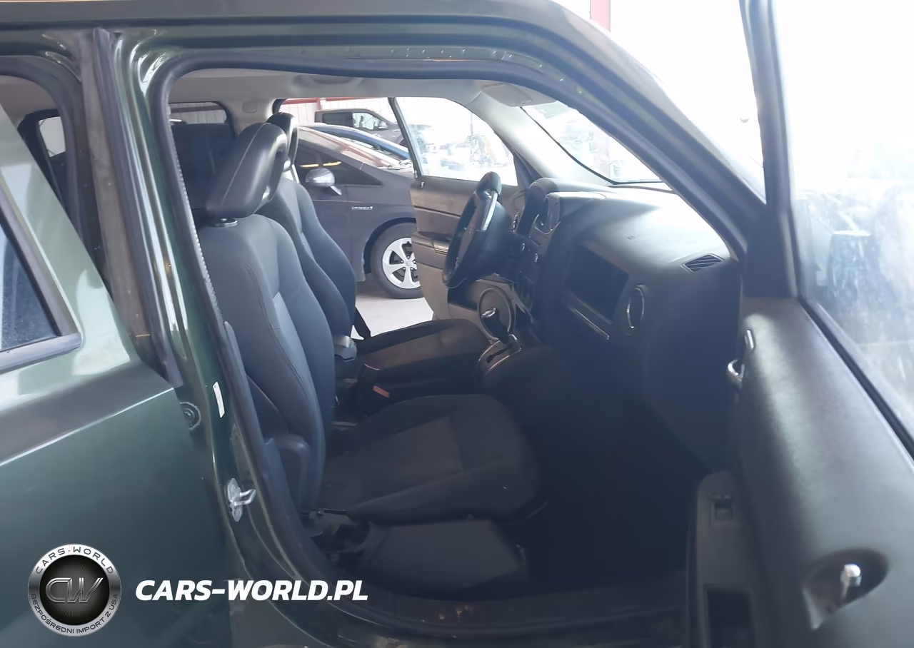 2009 Jeep Patriot Sport VIN:1J4FT28B09D227904 - 5