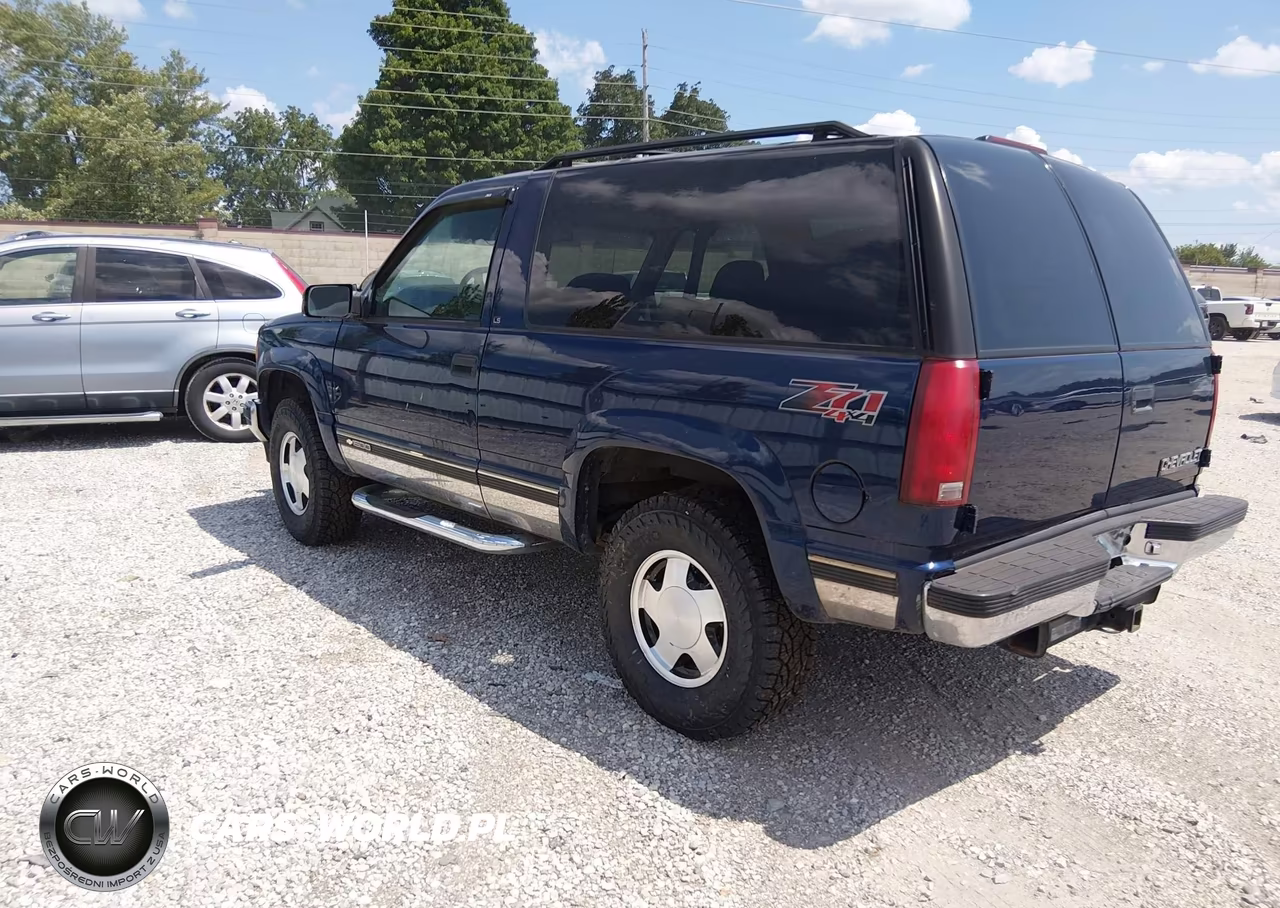 1996 Chevrolet Tahoe K1500 VIN:3GNEK18R5TG144286 - 3