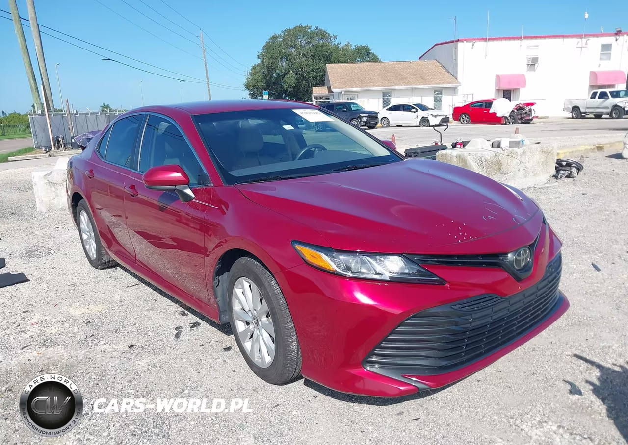2020 Toyota Camry Le – zdjęcie 1 z 16