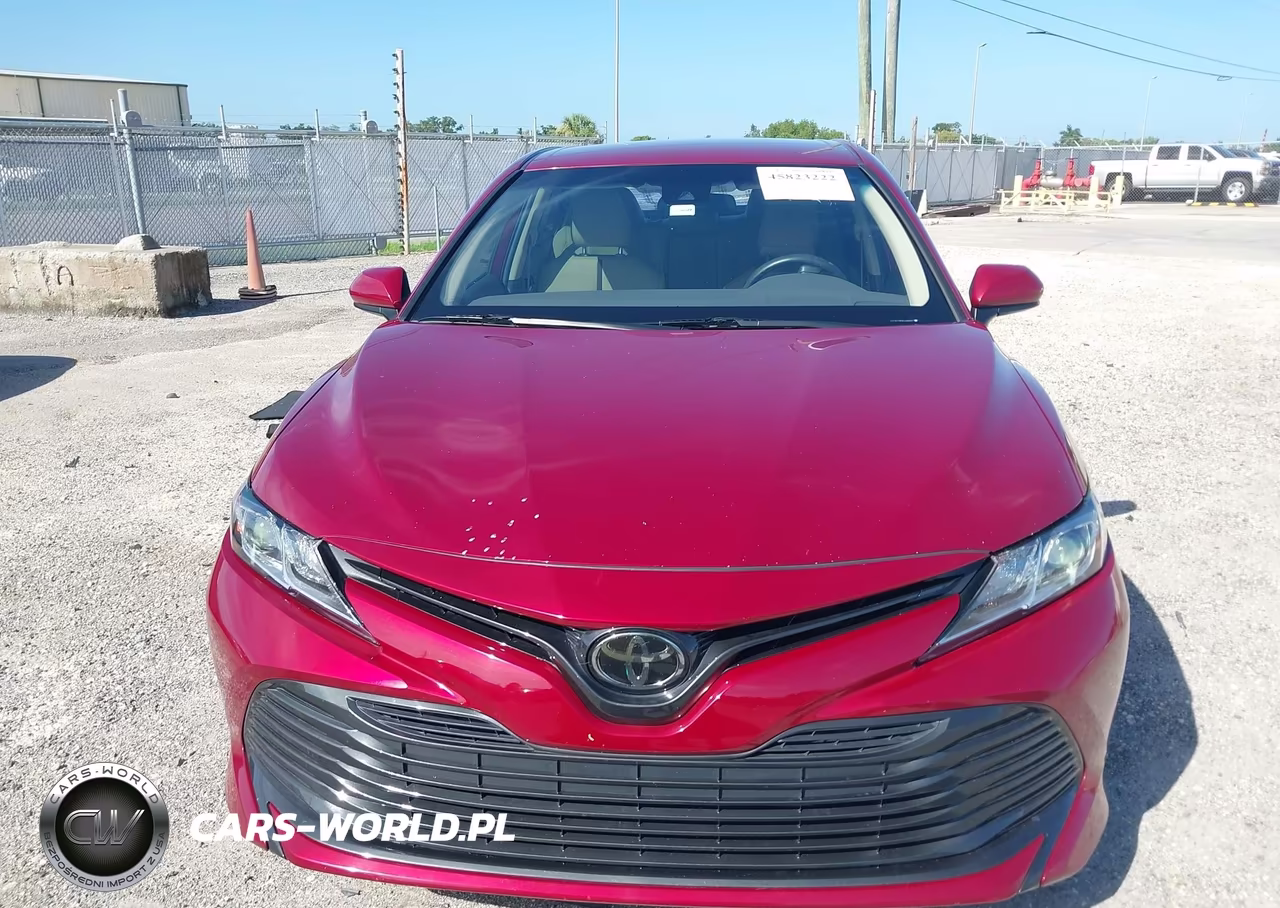 2020 Toyota Camry Le VIN:4T1C11AK8LU366801 - 12