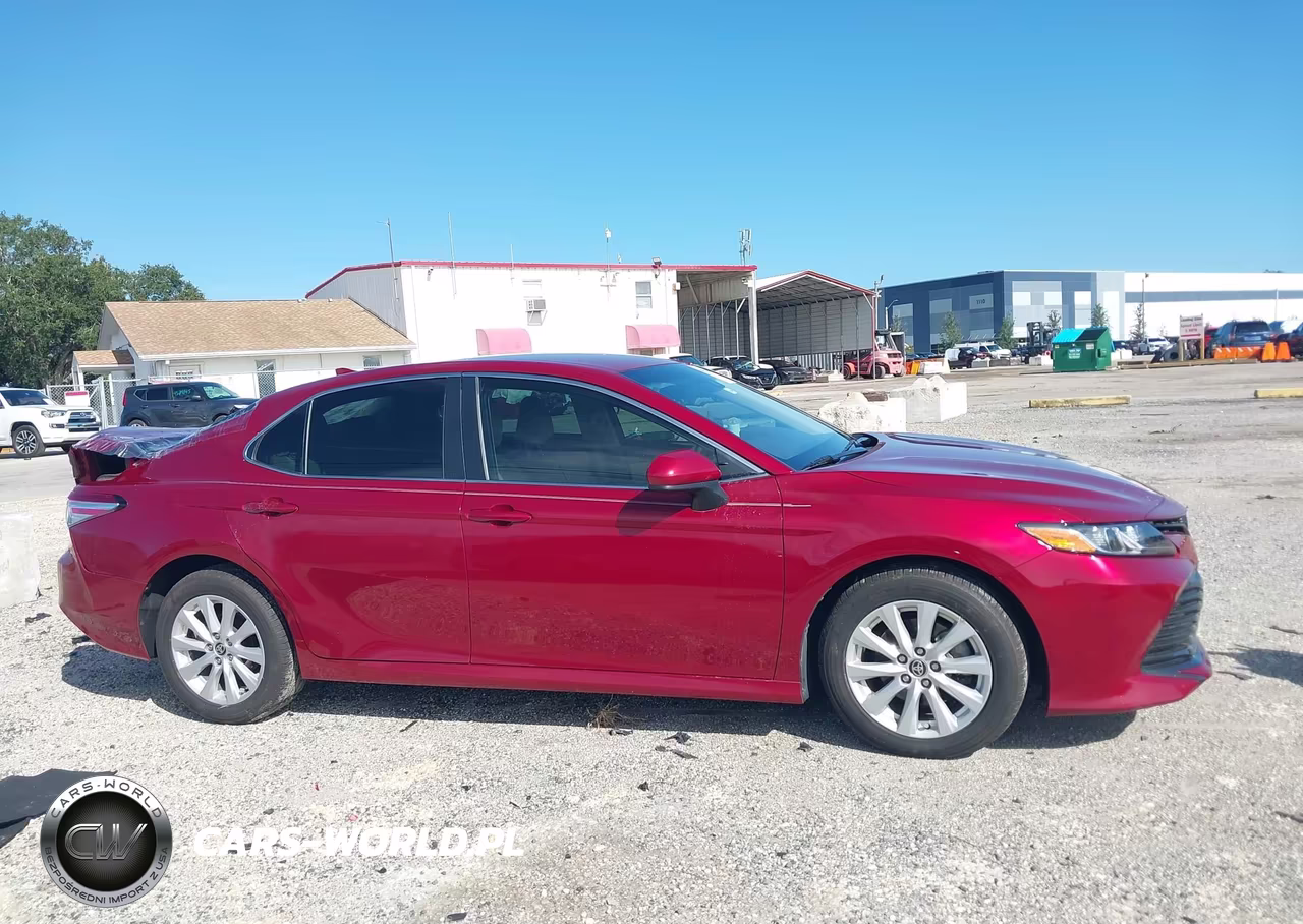2020 Toyota Camry Le VIN:4T1C11AK8LU366801 - 13