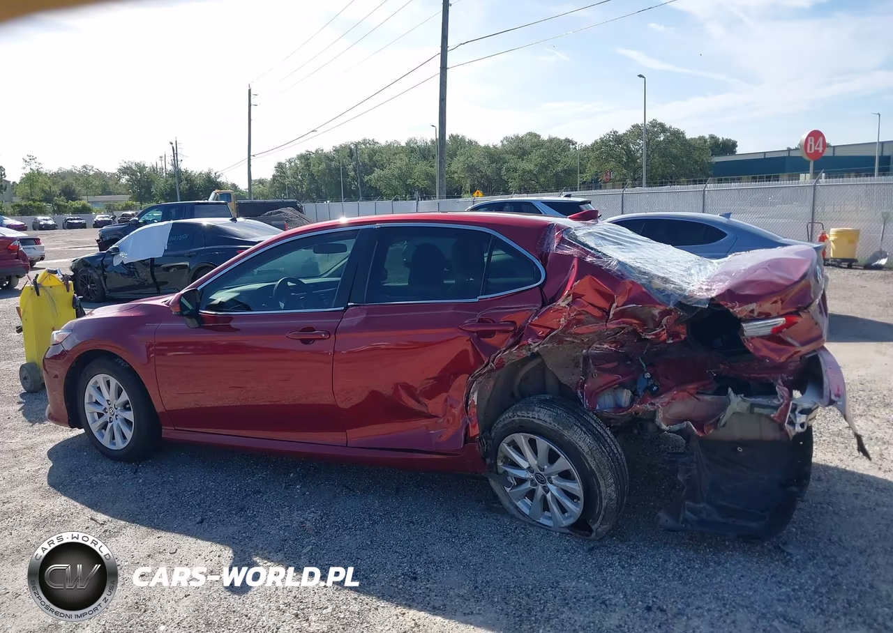 2020 Toyota Camry Le VIN:4T1C11AK8LU366801 - 14