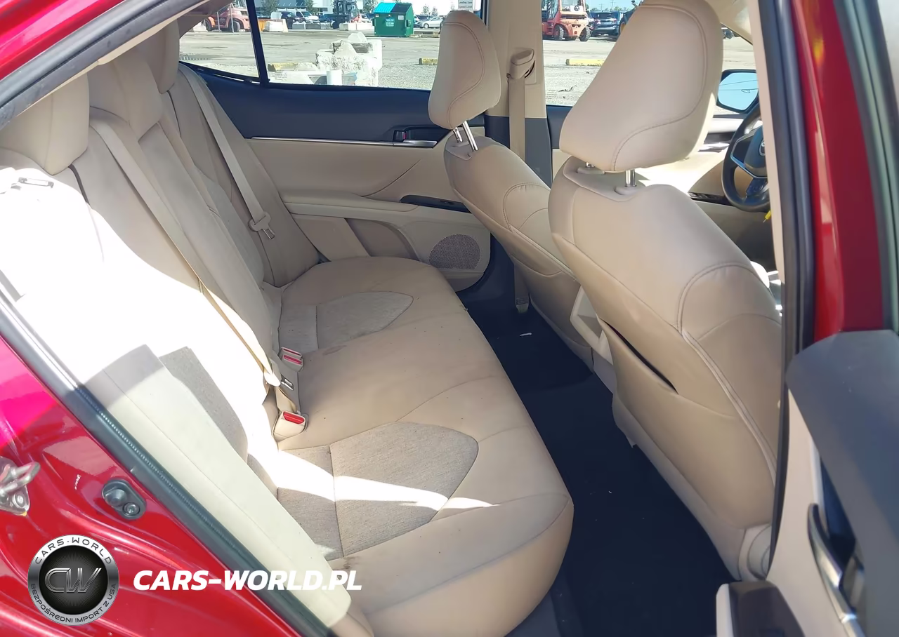2020 Toyota Camry Le VIN:4T1C11AK8LU366801 - 8