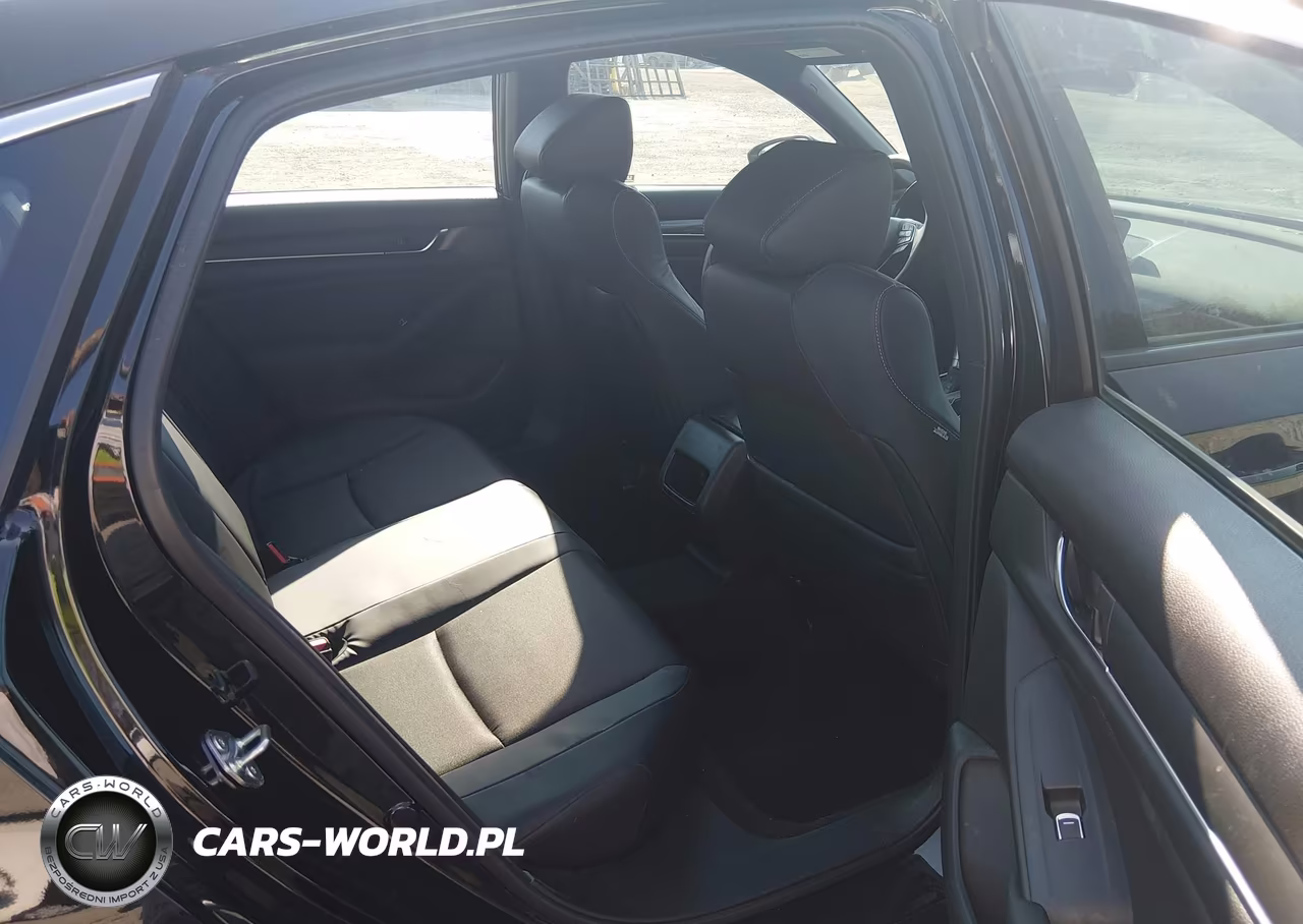 2018 Honda Accord Sport VIN:1HGCV1F30JA203828 - 18