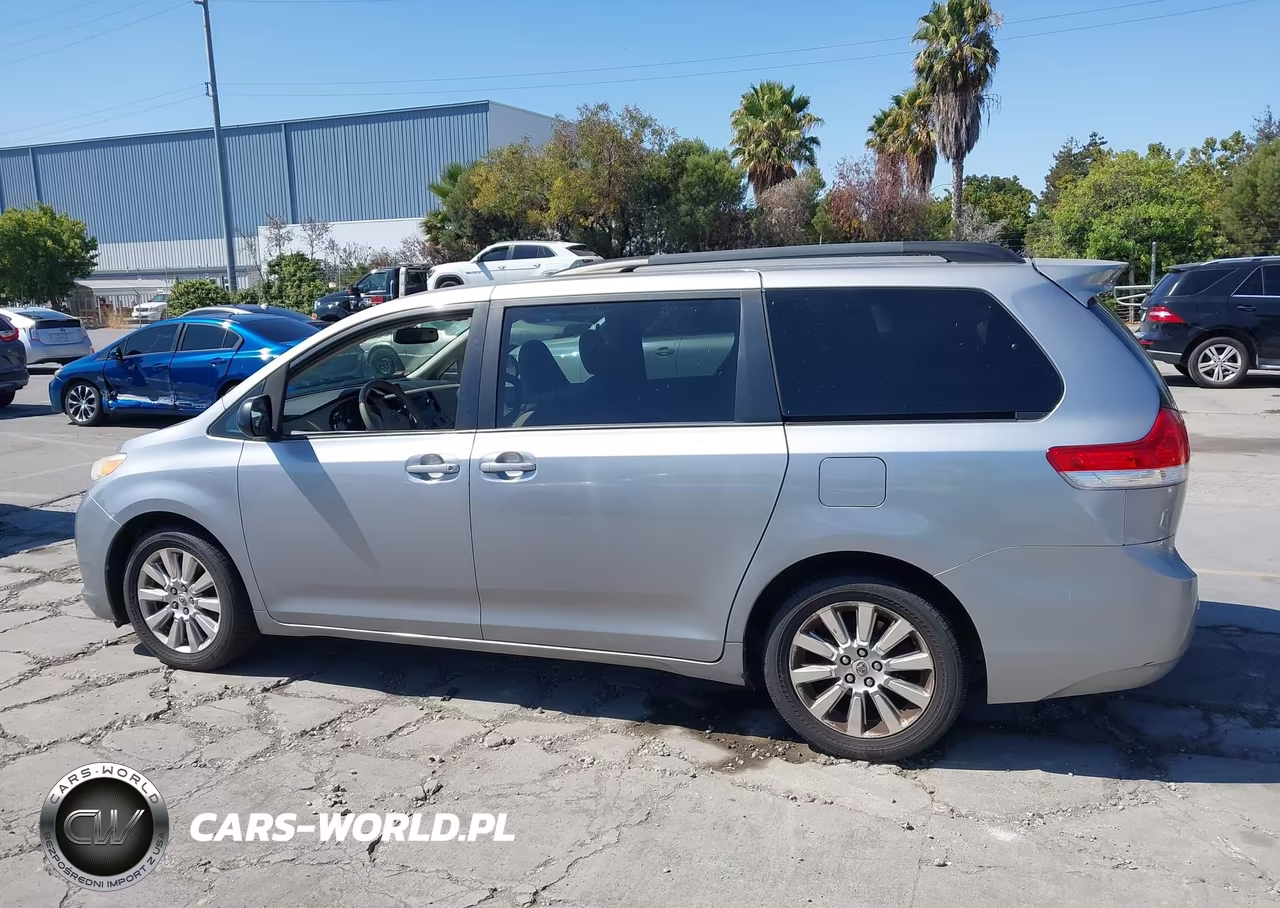 2011 Toyota Sienna Le VIN:5TDJK3DC6BS004087 - 14
