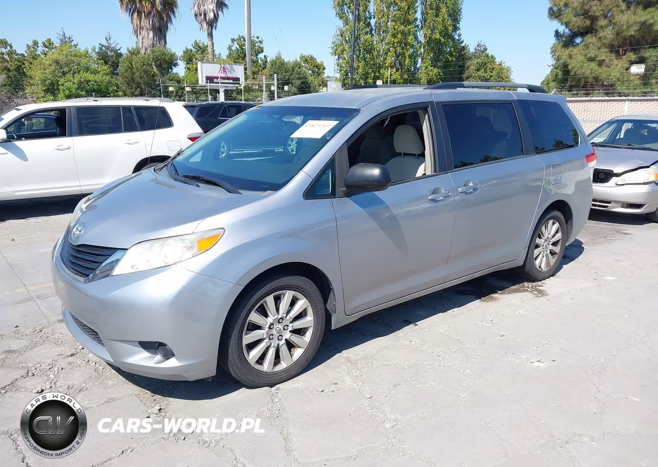 2011 Toyota Sienna Le VIN:5TDJK3DC6BS004087 - 2