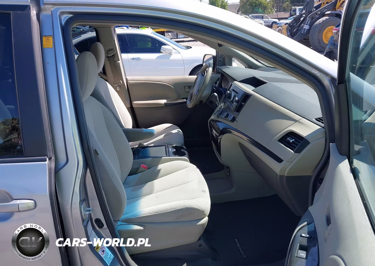2011 Toyota Sienna Le VIN:5TDJK3DC6BS004087 - 5