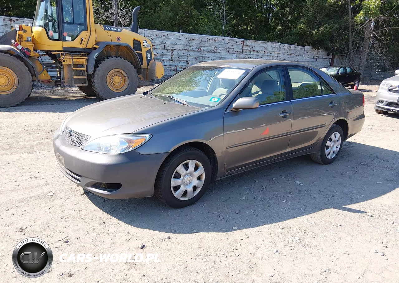 2003 Toyota Camry Le VIN:4T1BE32K33U645728 - 2