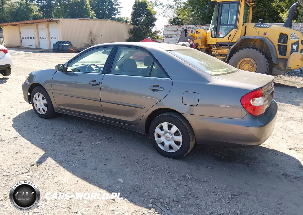 2003 Toyota Camry Le VIN:4T1BE32K33U645728 - 3