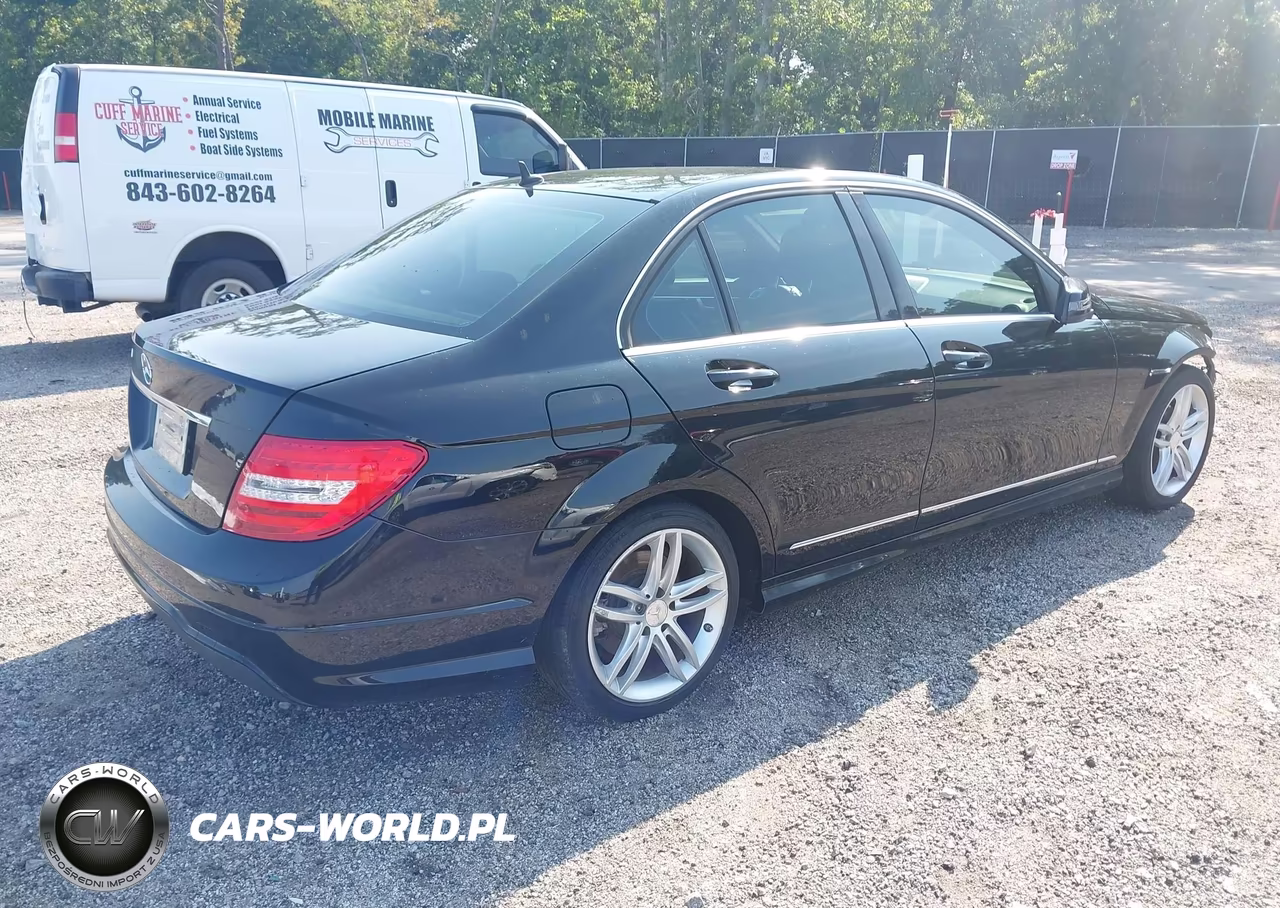 2014 Mercedes-Benz C 250 Sport VIN:WDDGF4HB3EG243994 - 4