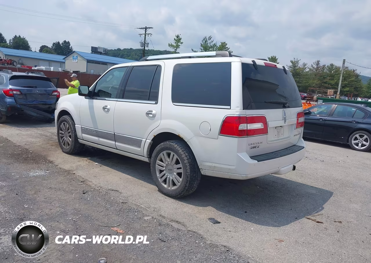 2011 Lincoln Navigator VIN:5LMJJ2J5XBEJ00466 - 3