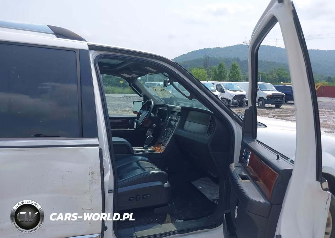 2011 Lincoln Navigator VIN:5LMJJ2J5XBEJ00466 - 5