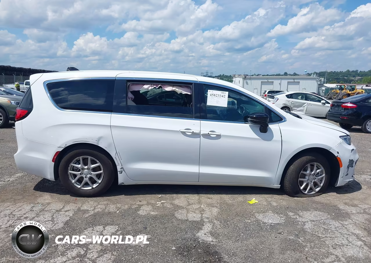 2026 Chrysler Pacifica Select VIN:2C4RC1BG0TR229626 - 12