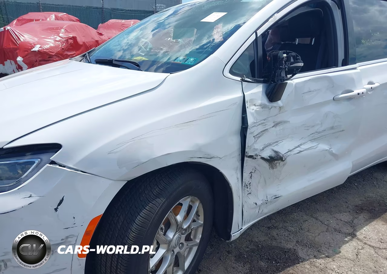 2026 Chrysler Pacifica Select VIN:2C4RC1BG0TR229626 - 16