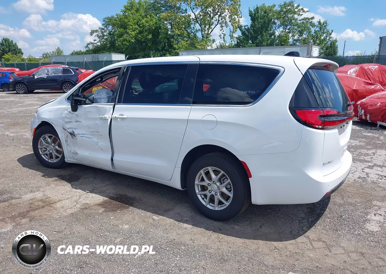 2026 Chrysler Pacifica Select VIN:2C4RC1BG0TR229626 - 3