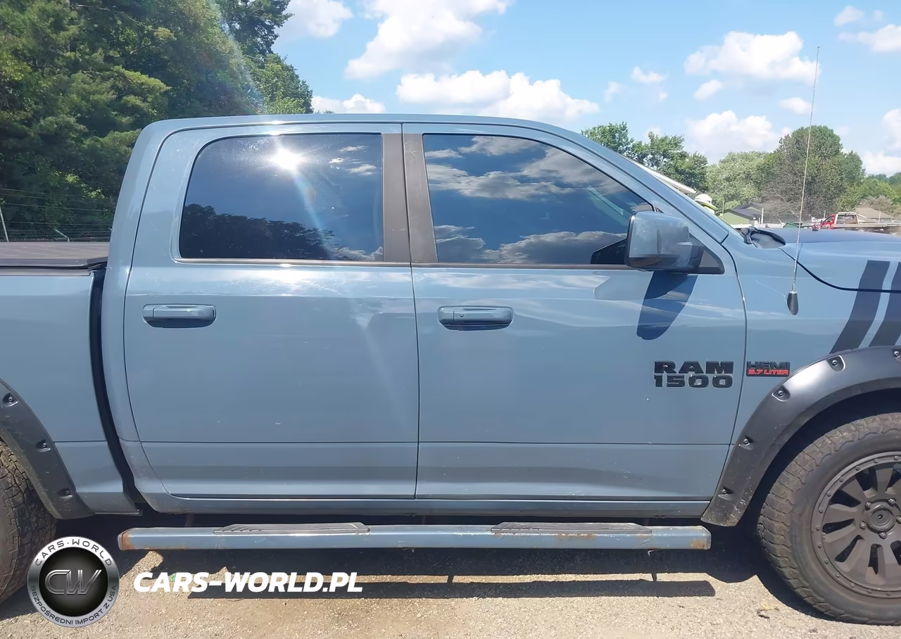 2015 Ram 1500 Sport VIN:1C6RR7MT3FS736039 - 14