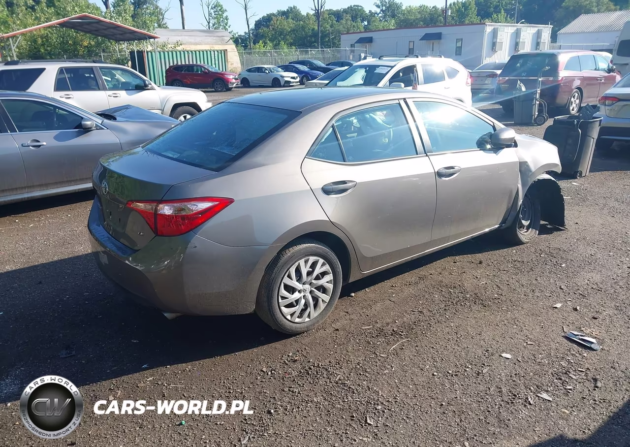 2017 Toyota Corolla Le VIN:2T1BURHE3HC938691 - 4