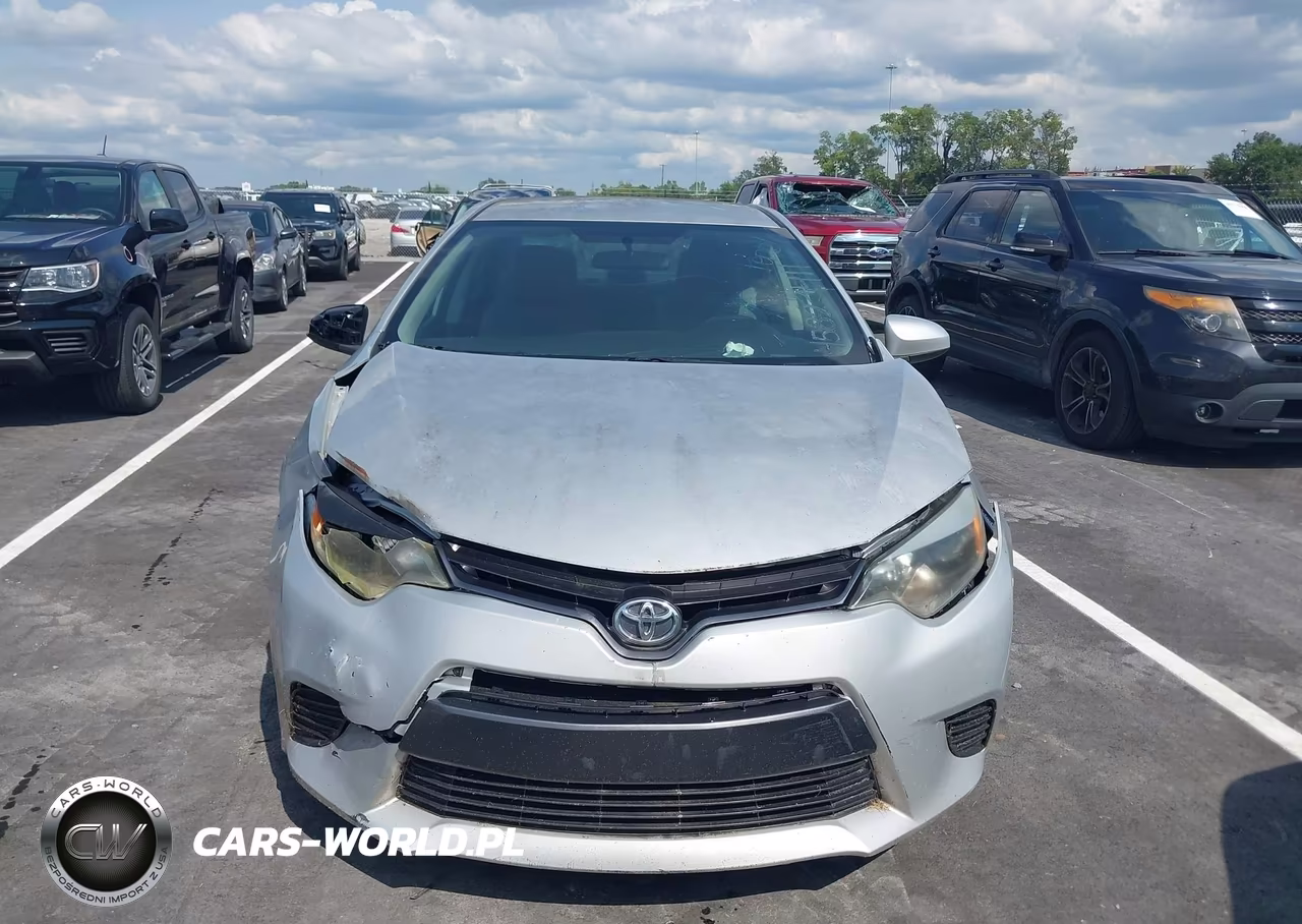 2015 Toyota Corolla Le VIN:2T1BURHE5FC480956 - 12