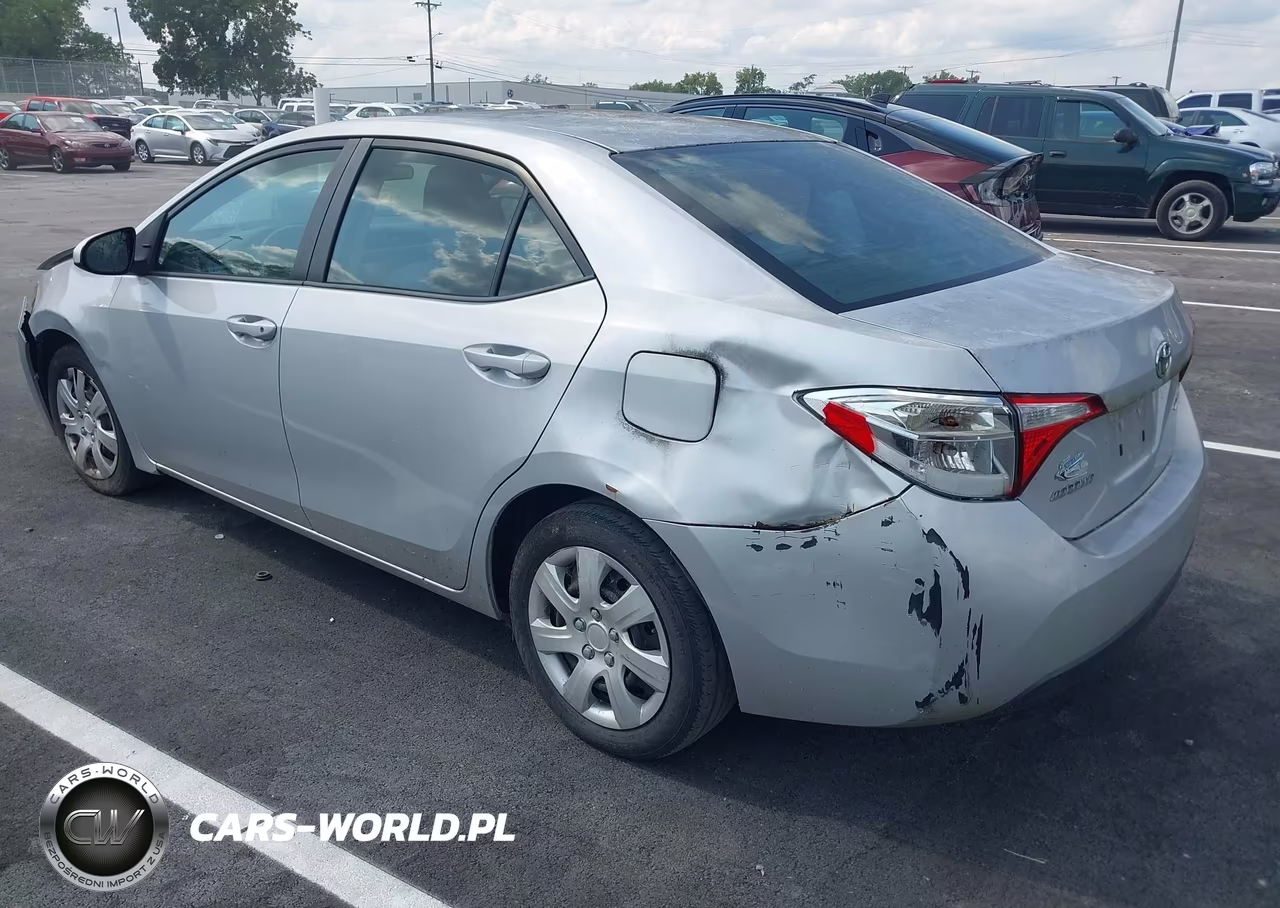 2015 Toyota Corolla Le VIN:2T1BURHE5FC480956 - 3