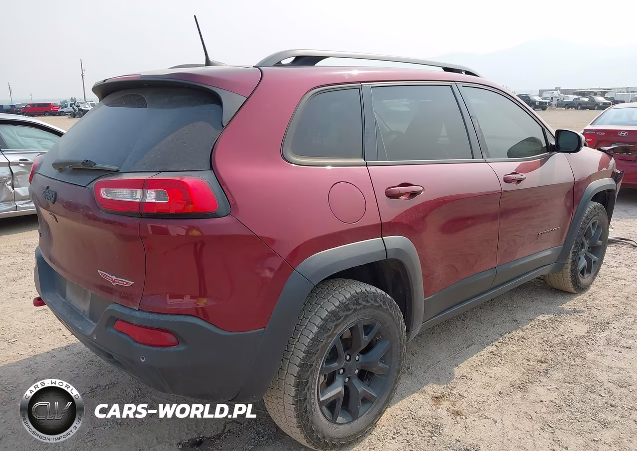 2018 Jeep Cherokee Trailhawk 4X4 VIN:1C4PJMBX2JD607606 - 4