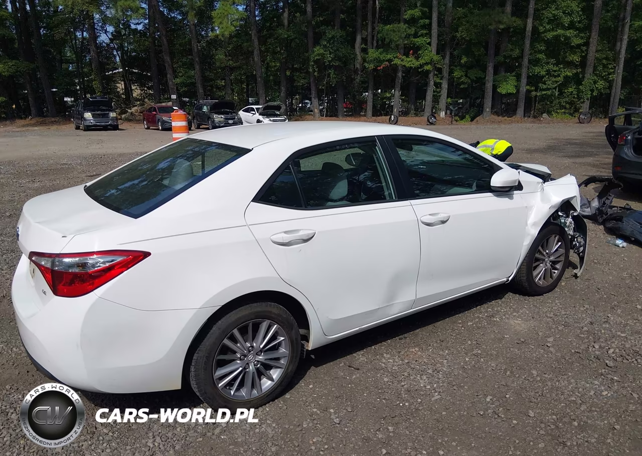 2015 Toyota Corolla Le Plus VIN:5YFBURHEXFP283457 - 4