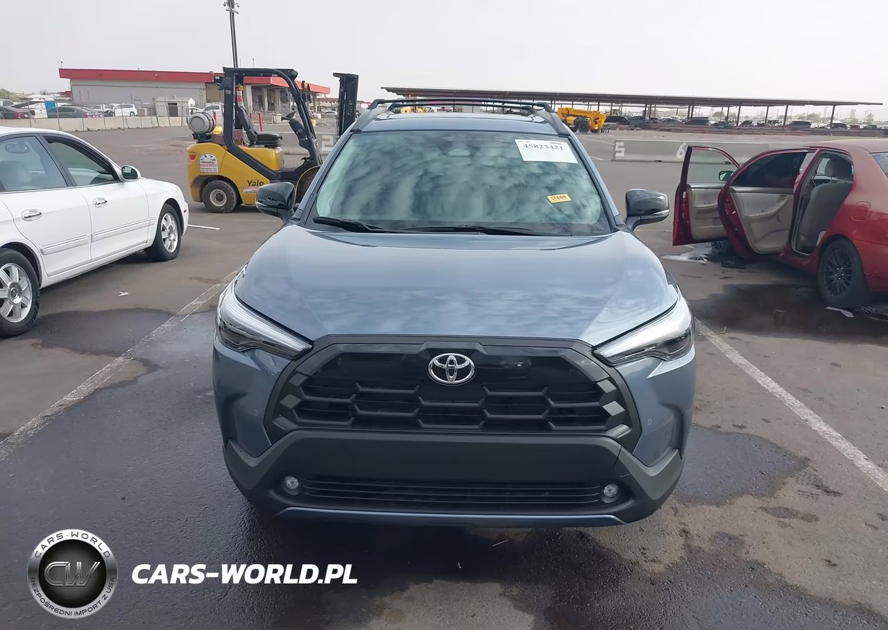 2026 Toyota Corolla Cross Xle VIN:7MUDAAAG4TV187203 - 12