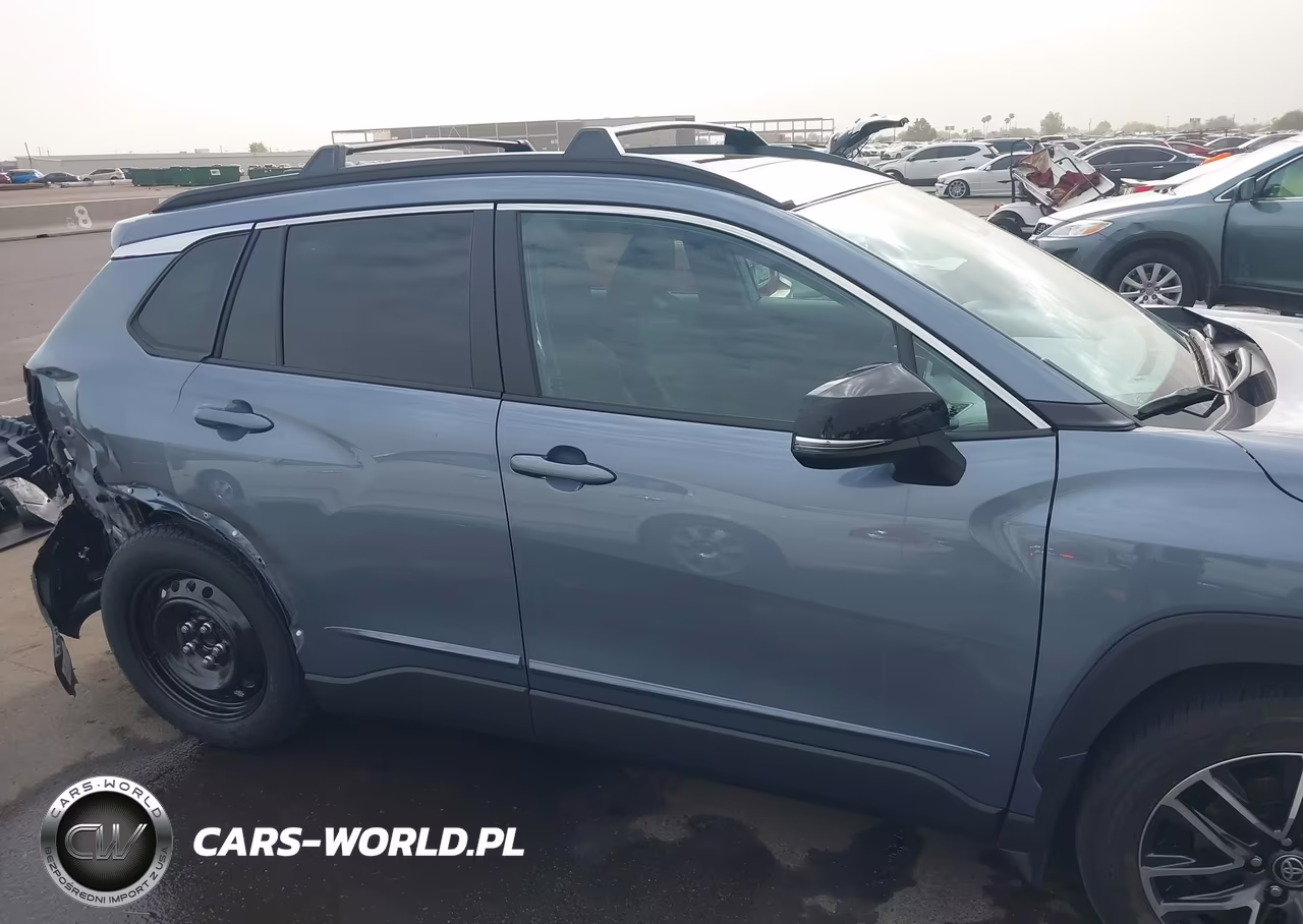 2026 Toyota Corolla Cross Xle VIN:7MUDAAAG4TV187203 - 13