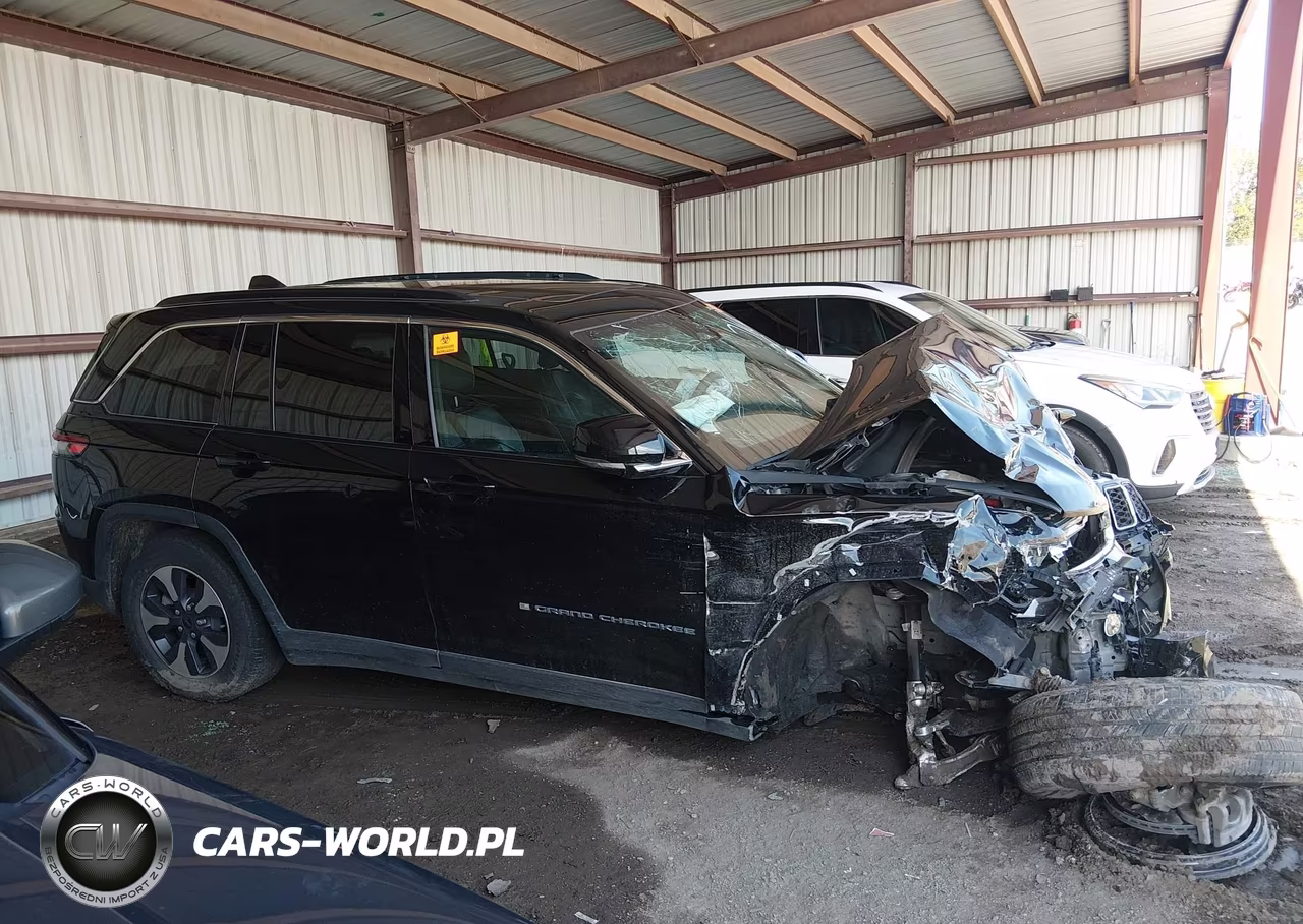 2025 Jeep Grand Cherokee 4Xe VIN:1C4RJYB69S8693076 - 12