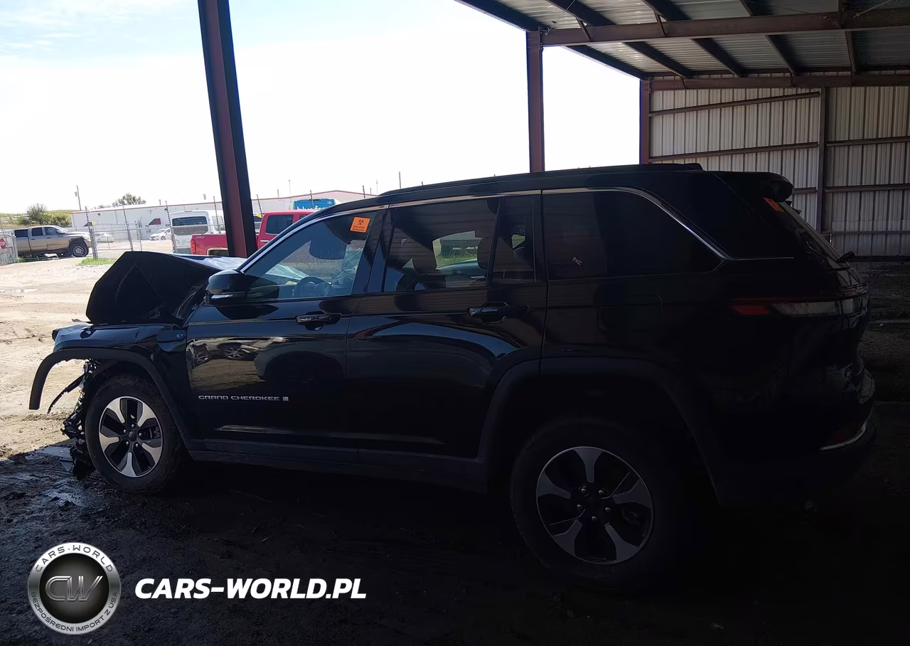 2025 Jeep Grand Cherokee 4Xe VIN:1C4RJYB69S8693076 - 13
