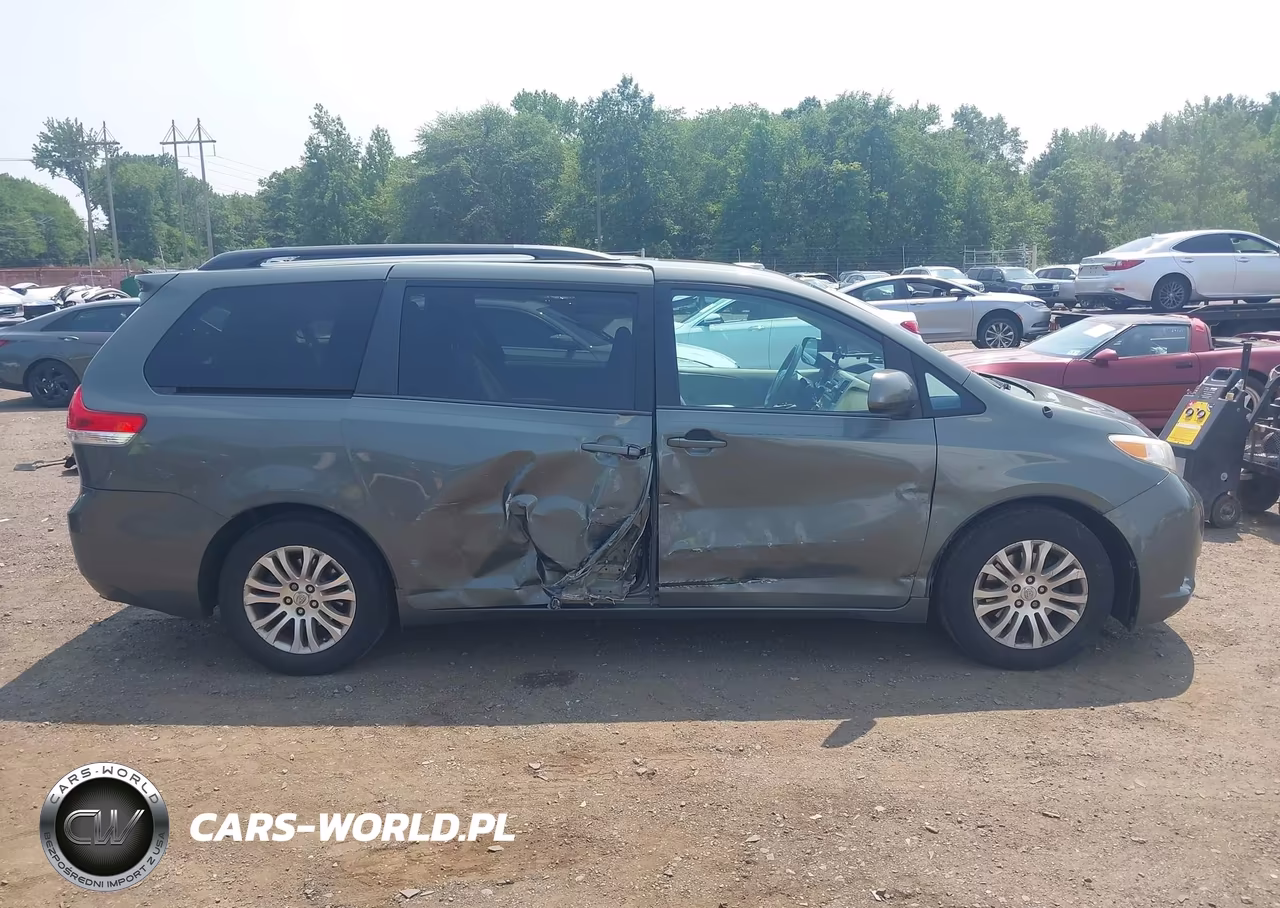 2013 Toyota Sienna Xle V6 8 Passenger VIN:5TDYK3DC5DS373573 - 13